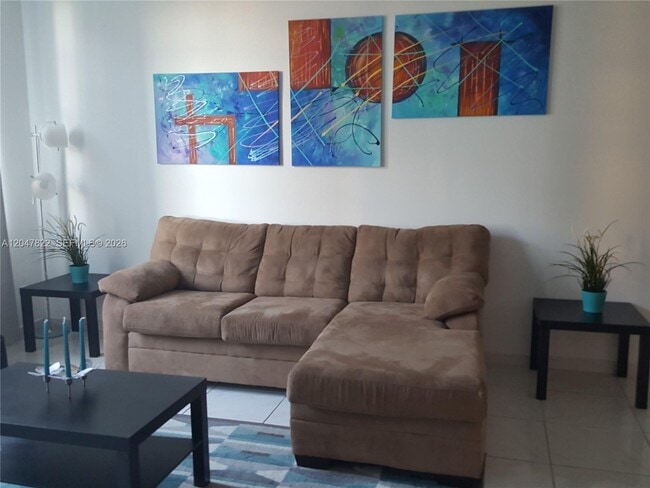 Photo - 5401 Collins Ave Unit 311