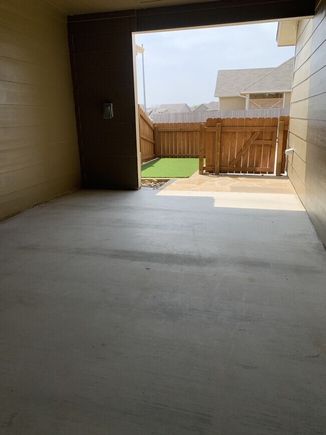 7607 Stonehollow