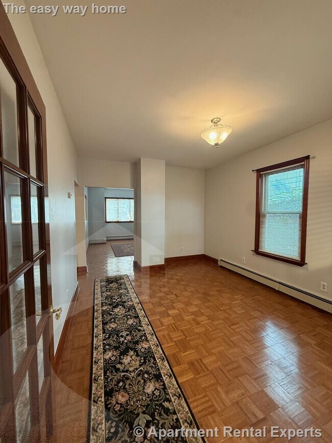 Photo - 25 Putnam St