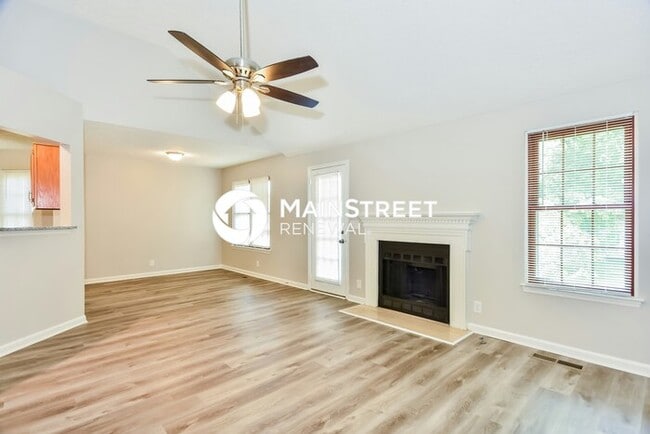 Photo - 3 Bedroom Pet-Friendly Home in GOODLETTSVILLE, TN with Main Street Renewal