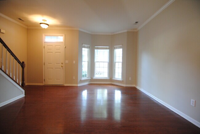 Photo - 10722 Edmundson Ave