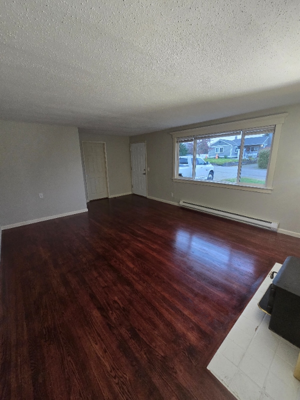 Photo - 2739 Locust Ave W