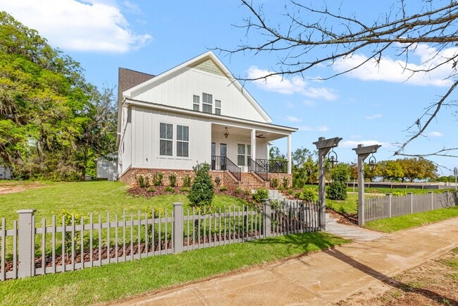 Photo - Great Southwood Home