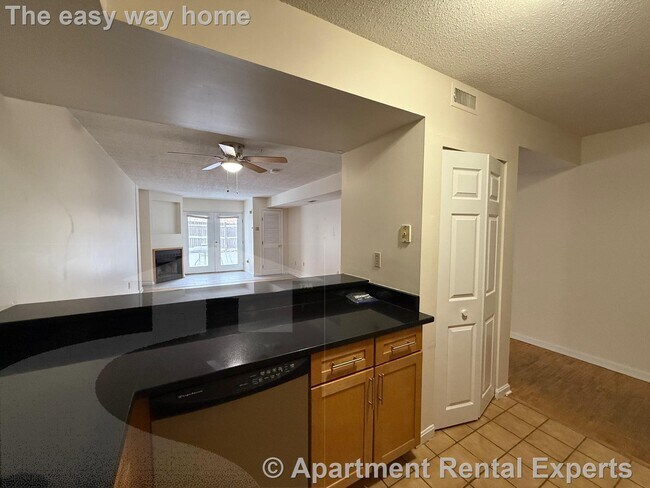 Photo - 345 Franklin St Unidad #104