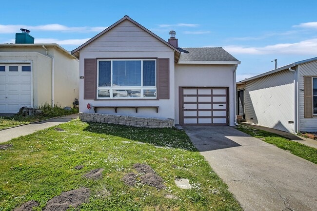 Building Photo - 3/1 Available Now Daly City