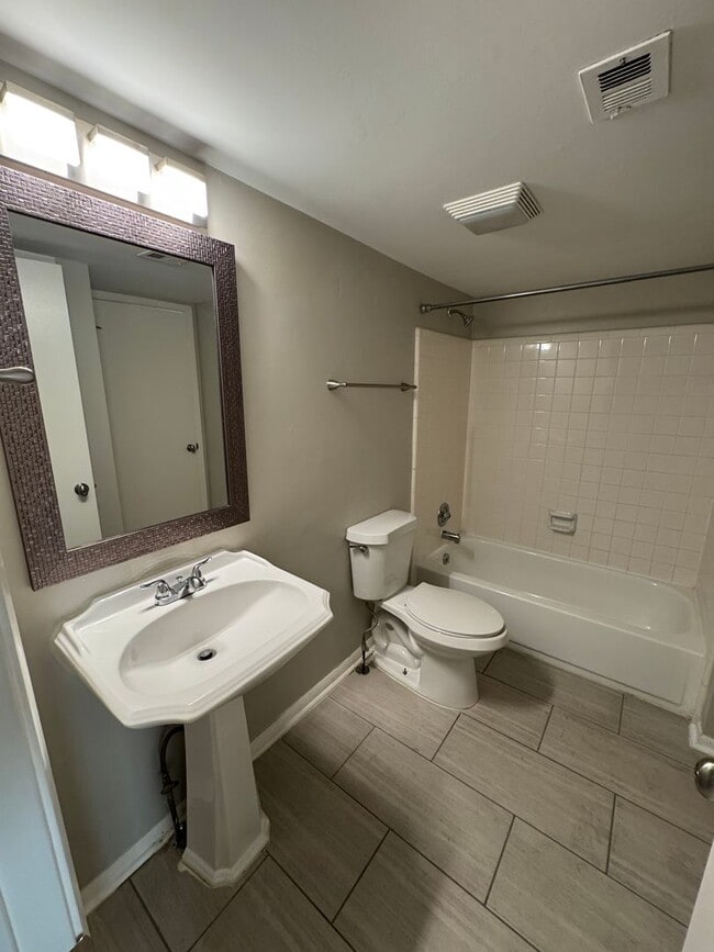 Photo - Bright & Updated Top-Floor End Unit in Sought-After Hillsdale Community