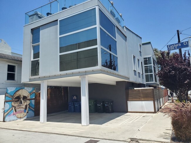 487-489 CARROLL AVE. - 487-489 CARROLL AVE. Apartment Unit 487 CARROLL AVE.