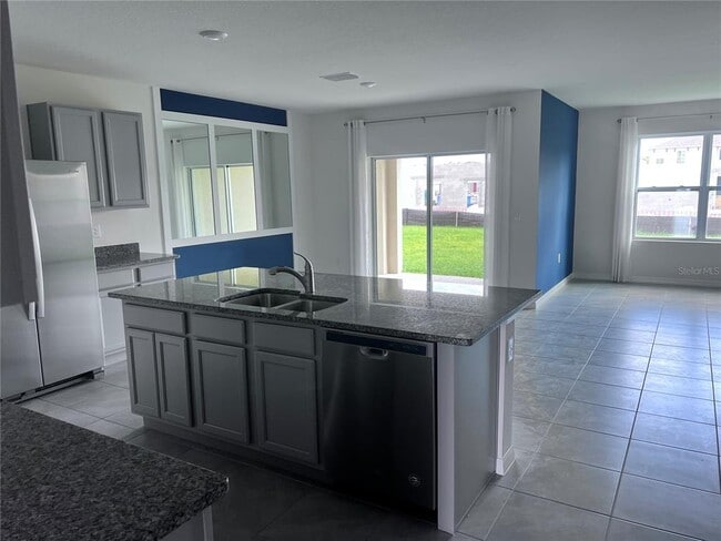 Photo - 5354 Douglas Fir Dr