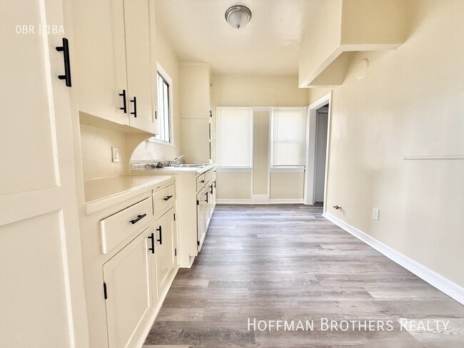 Building Photo - 2927 West Blvd Unit 1/2