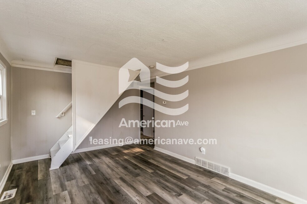 1817 E 10 Mile Rd