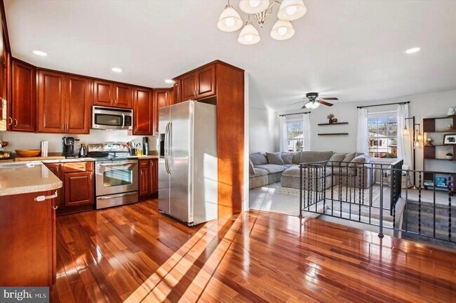 Photo - 8008 Noel St