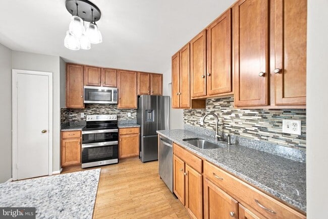 Photo - 8346 Stationhouse Ct