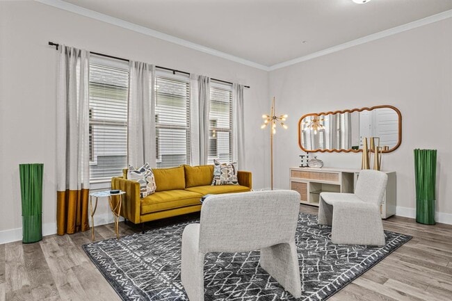 Photo - 865 Limmer Loop