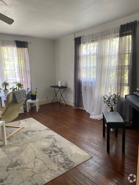 Building Photo - 307 NW 15th Ter Unit up Rental