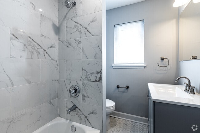2BR, 1BA - 950SF