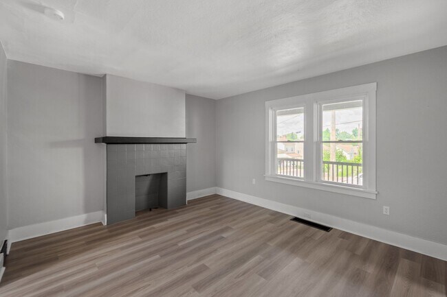Photo - Stunning 3 bedroom home in Carrick available August 15!