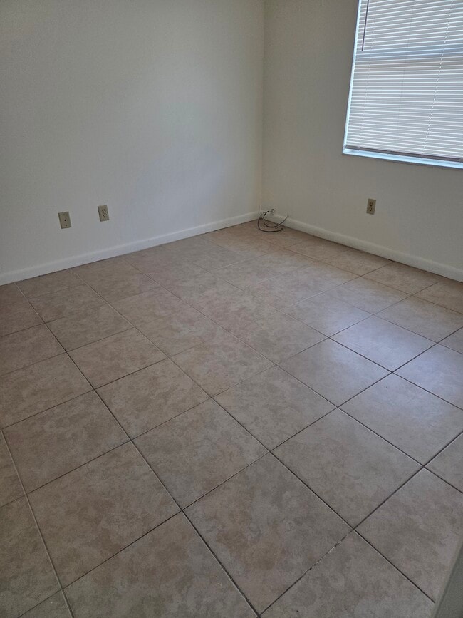 3228 Bloomingdale Villas Ct