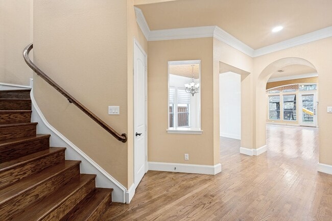 Photo - 4046 E Hill Dr