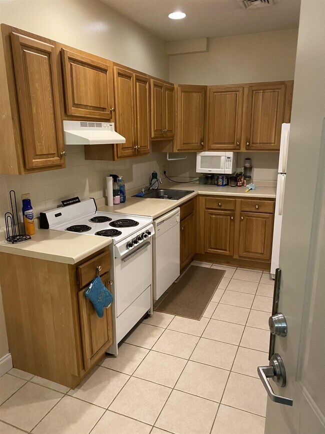 Photo - 454 Green St Unit 2