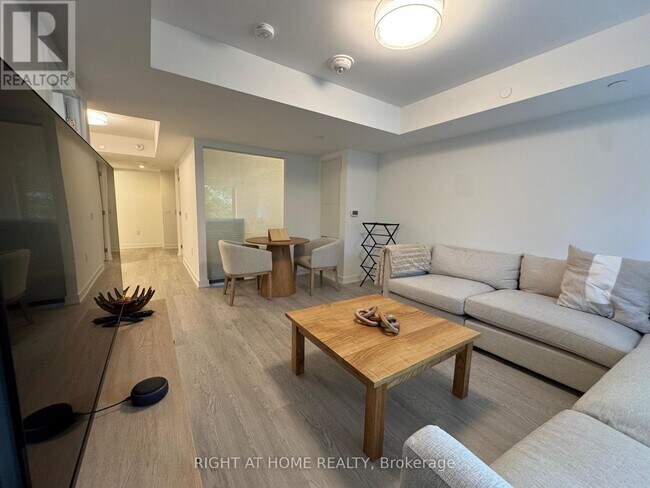 Photo - 3 Strathgowan Ave Unit 318
