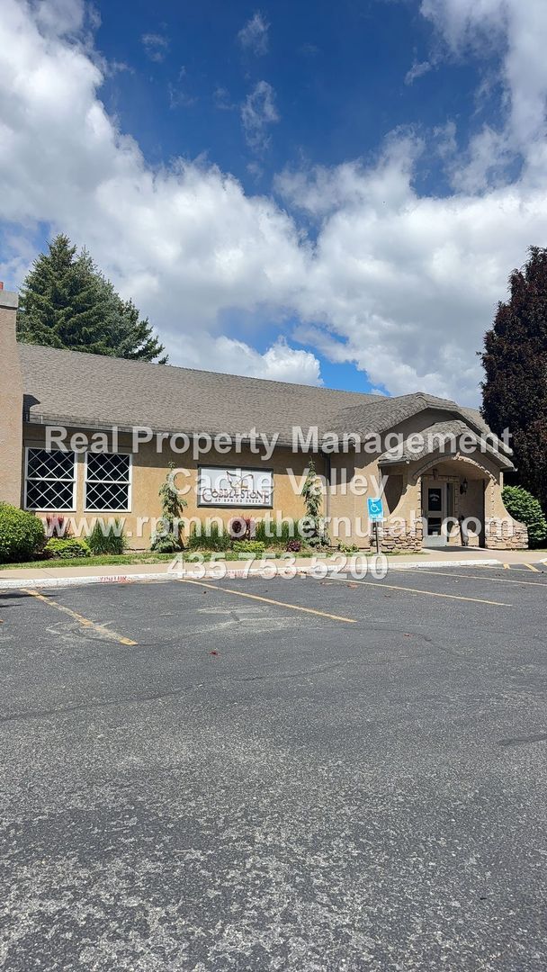 Photo - 4 Bedroom in Cobble Stone Gated Community in Providence!