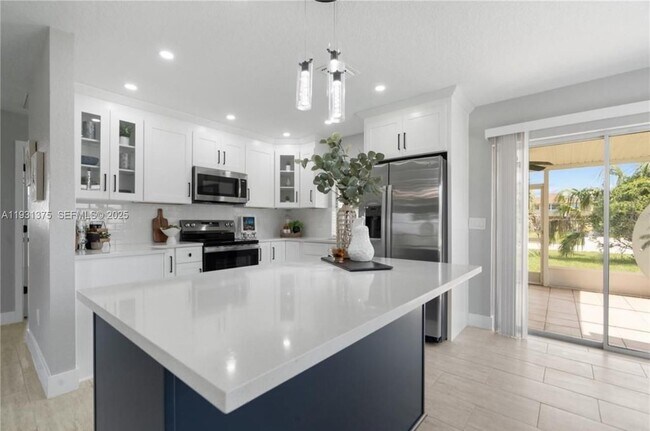 Photo - 7332 Mako Dr