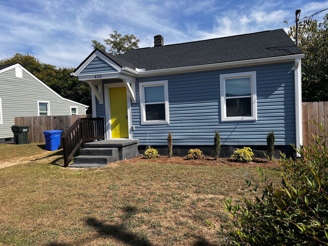 Photo - Renovated Cottage near Downtown Fayettevil...