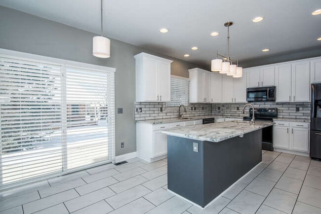 Photo - 1321 S Lansing Ct