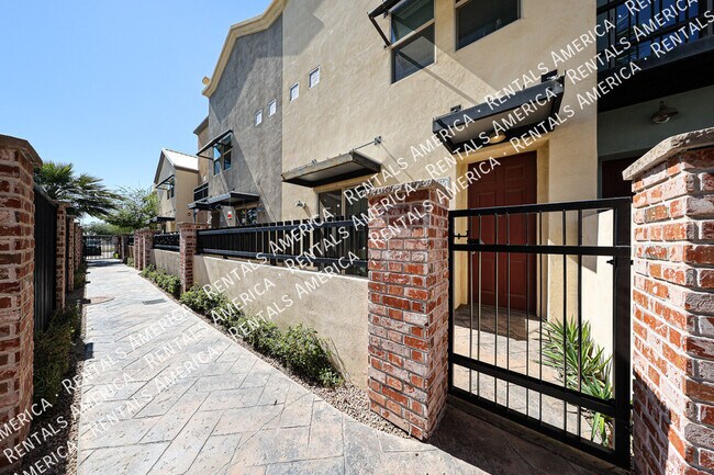 Photo - 1406 W Main St