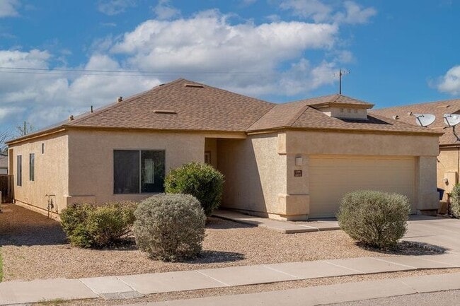 Building Photo - House For Rent