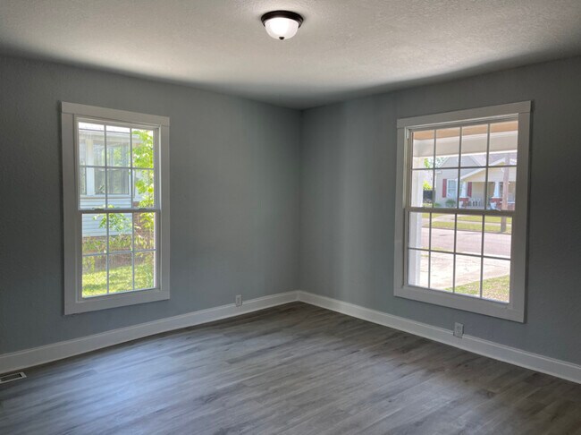 Photo - 215 E Burwell Ave Unit 1