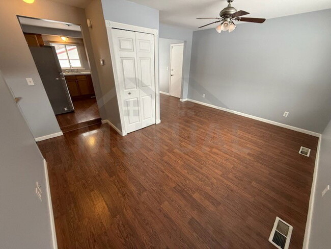 Photo - 39533 Cather St