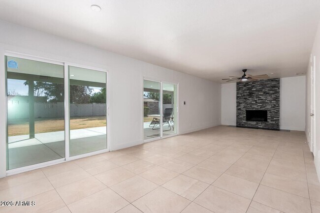 Photo - 13627 N 57th Pl