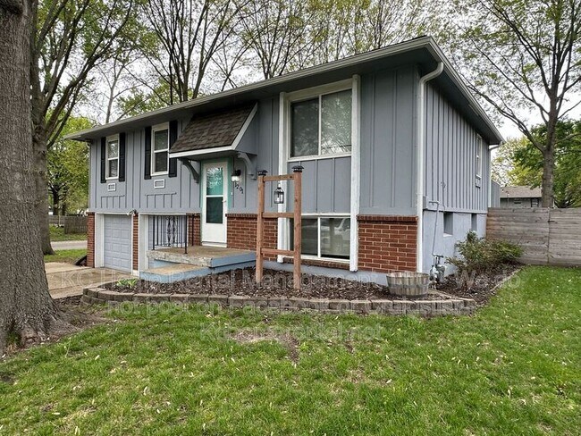 Photo - 1201 Golfview Dr