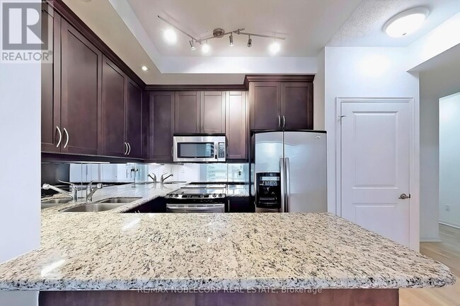 Photo - 628 Fleet St Unité 722