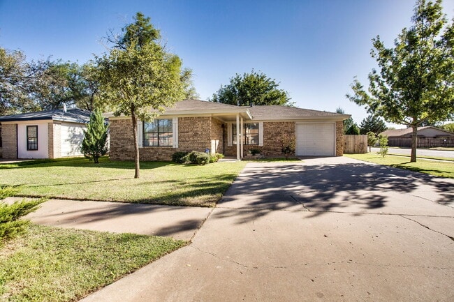 Building Photo - Updated 3/1 in Frenship! Rental