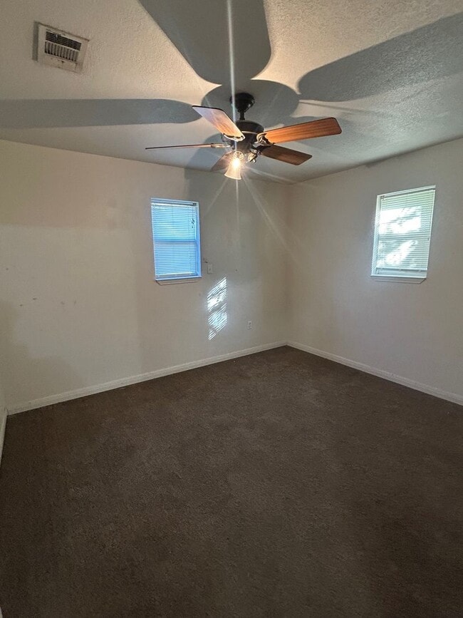 Photo - Perfect Elm Mott Duplex