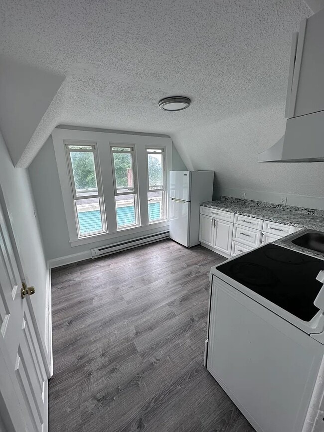 Photo - 111 Laurel Hill Ave Unit 3