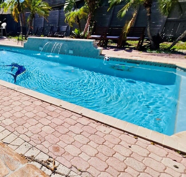 Photo - 1773 NE 50th St