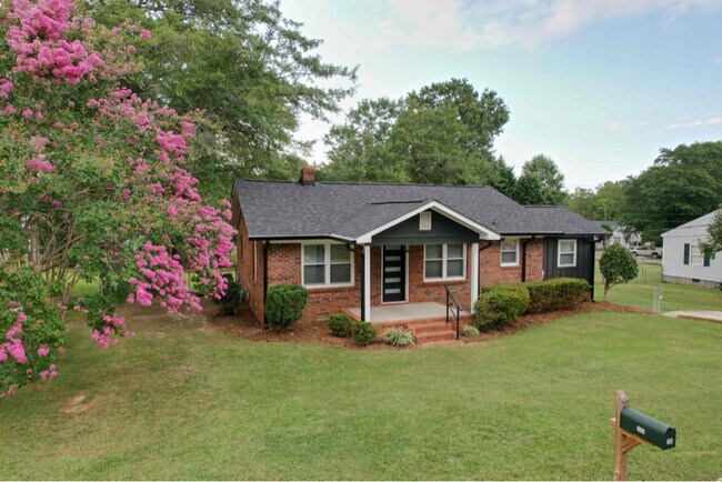 Photo - 306 Edgewood Ave