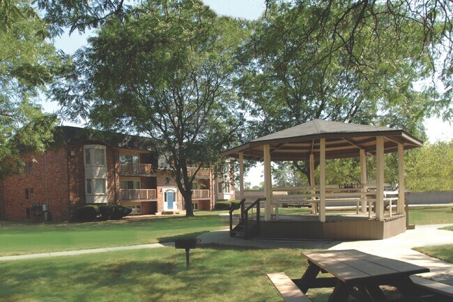 Arbor Circle Apartments