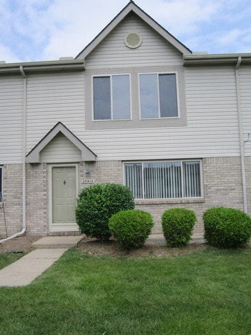 OUTSIDE FRONT ENTRANCE - 29415 Maurice Ct Unit 1