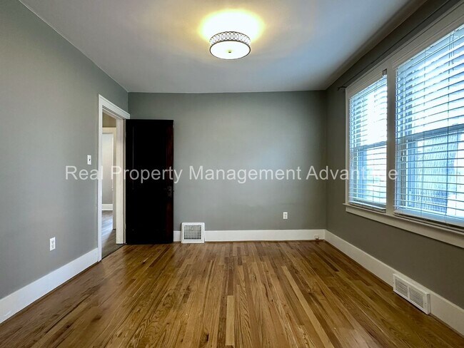 Photo - 851 Gardendale. Unit 851 Gardendale