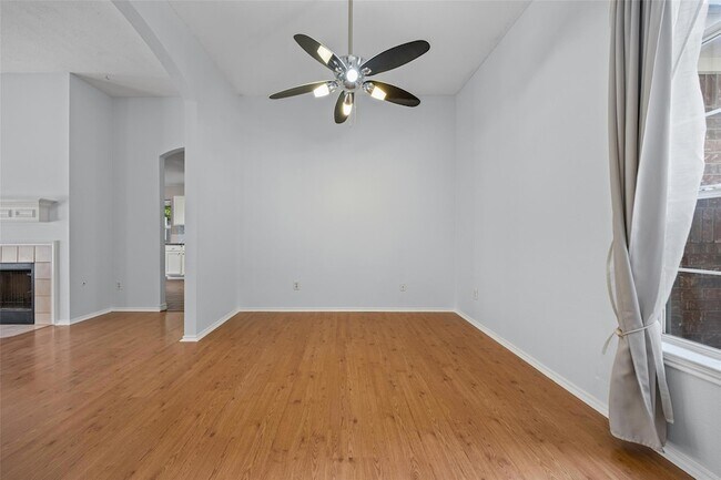 Photo - 11304 Avering Ln