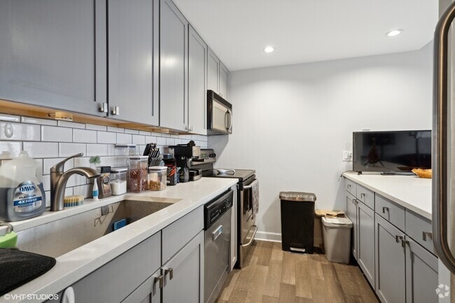 Building Photo - 30 E Huron St Unit 3404 Rental