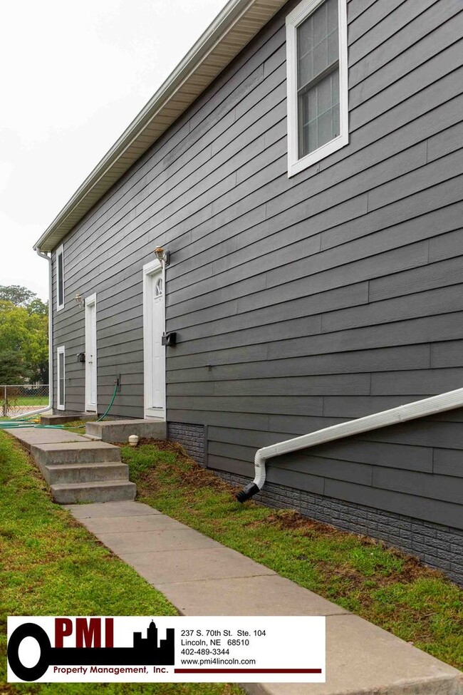 Building Photo - 1758 N 27th St Unit #1