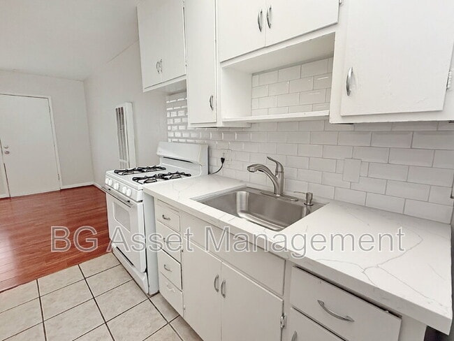 Photo - 945 S 45th St Unit A