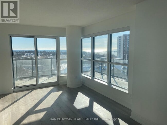 Photo - 1255 Bayly St Unit 1007