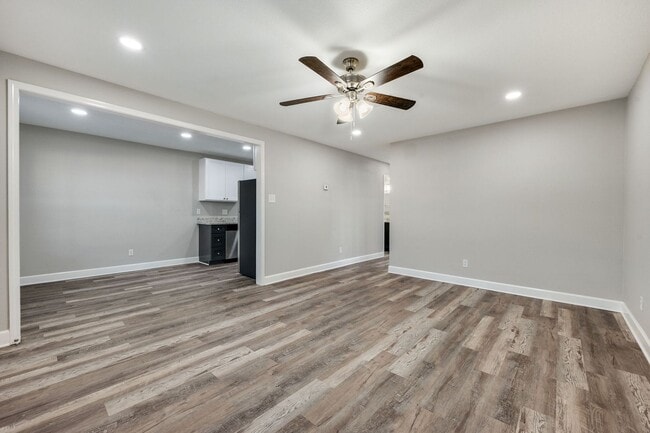 Building Photo - 1005 Summer Ct Cir Unit 1005 SC B