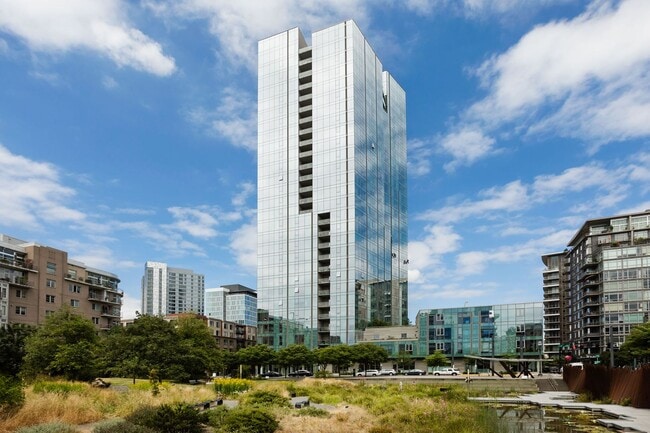 Building Photo - Modern Elegance at the Cosmopolitan on the Park Unit 1214